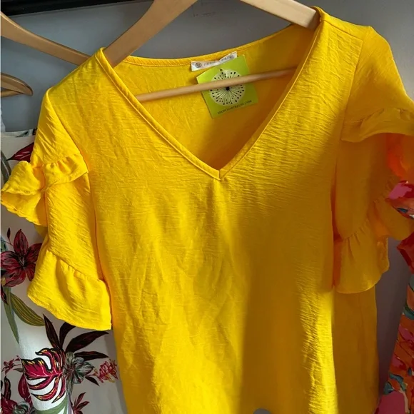 Lot of 4 boutique tops- Entro, FSL Apparel, Daytrip, Cable & Gage - Picture 5 of 10